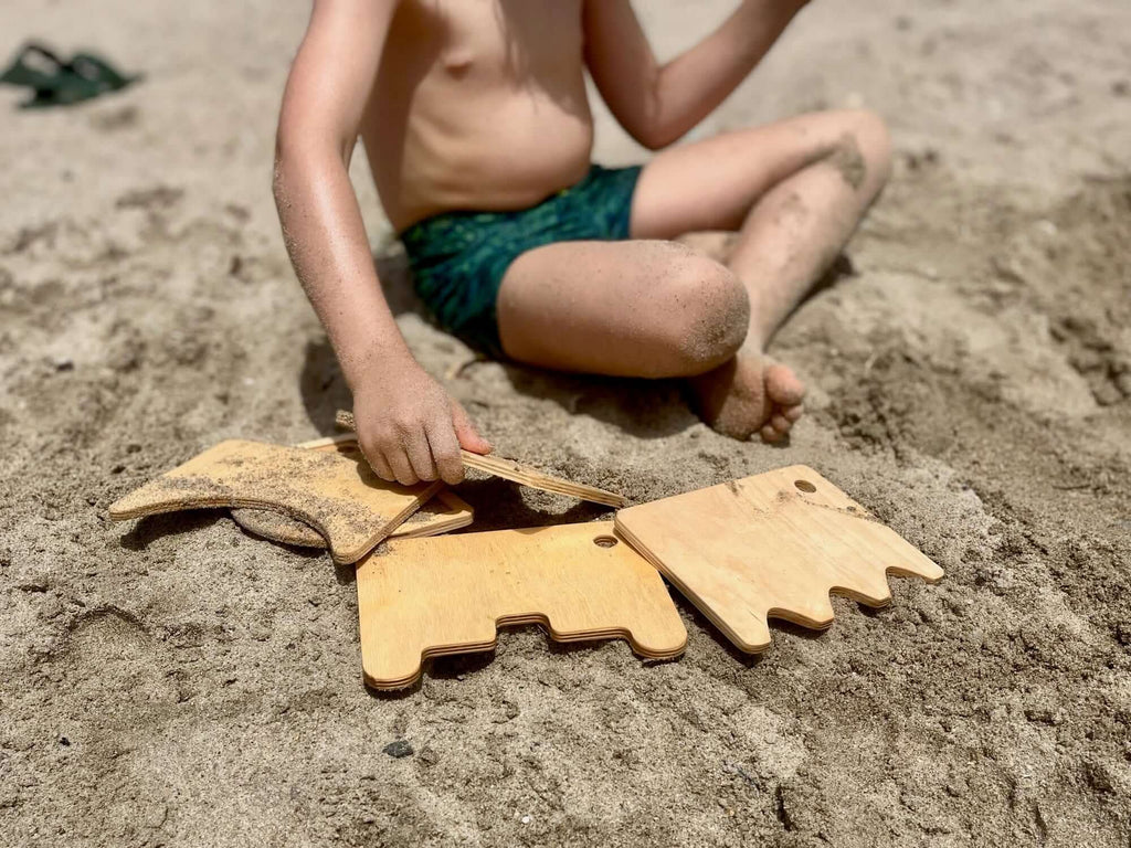 Montessori Wooden Shovel Set: Eco-Friendly Play for Kids